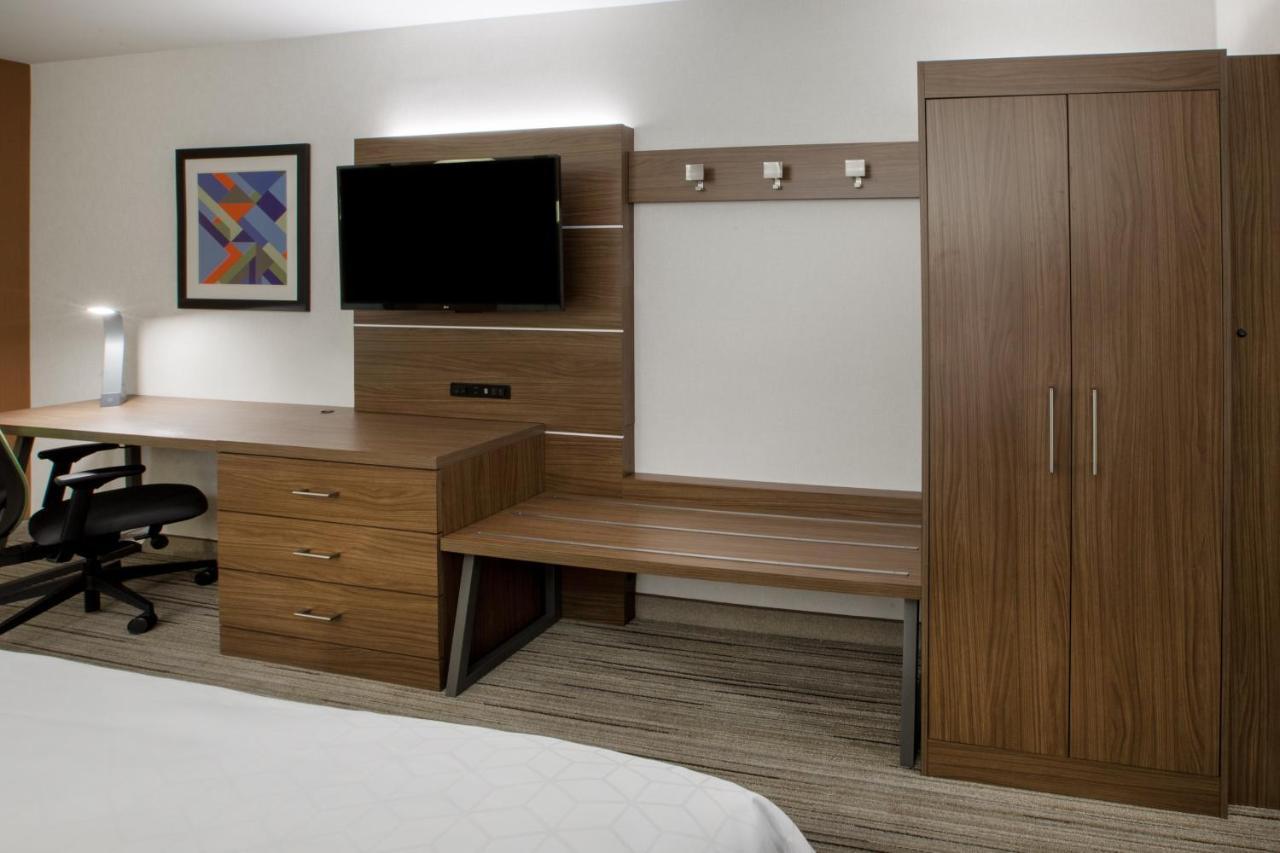 Holiday Inn Express & Suites Windsor East - Lakeshore By Ihg Tecumseh Bagian luar foto
