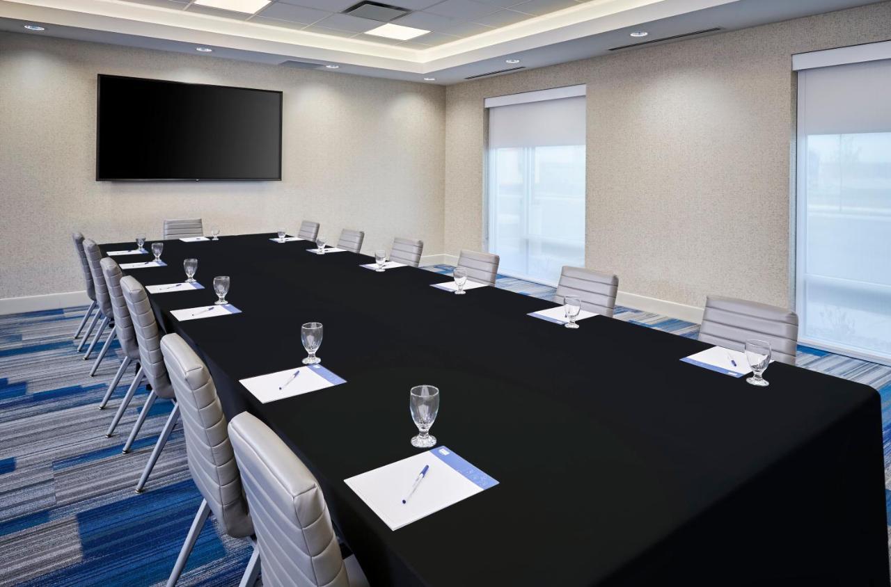 Holiday Inn Express & Suites Windsor East - Lakeshore By Ihg Tecumseh Bagian luar foto