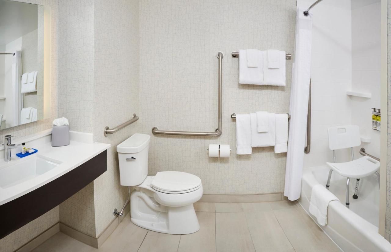 Holiday Inn Express & Suites Windsor East - Lakeshore By Ihg Tecumseh Bagian luar foto